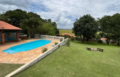 Chácara com 5 suítes à venda – 3.237m² de terreno, 600m² construídos – r$ 1.170.000,00