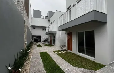 Casa em condomínio fechado com 2 quartos à venda na jovino piucco, 142, centro, garopaba por r$ 999.000