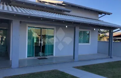 Casa em condomínio fechado com 3 quartos à venda na das alamandas, 1, alto arroio, imbituba por r$ 830.000