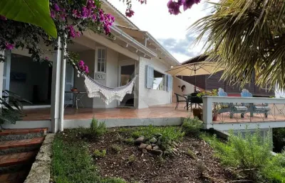 Casa em condomínio fechado com 5 quartos à venda na ilha do pico, 89, centro, garopaba por r$ 2.400.000
