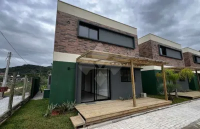 Casa em condomínio fechado com 3 quartos à venda na servidão dos coqueiros, 100, encantada, garopaba por r$ 800.000