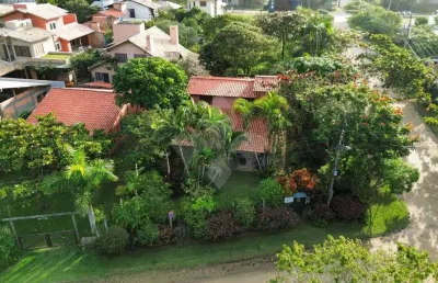 Casa em condomínio fechado com 3 quartos à venda na estrada geral da barra grp 280, 252, encantada, garopaba por r$ 2.000.000