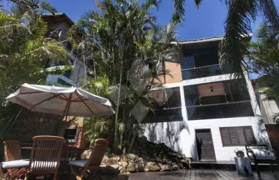 Casa em condomínio fechado com 4 quartos para alugar na porto novo, 100, praia do rosa, imbituba por r$ 2.600
