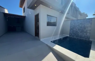 Casa com piscina em peruíbe, com piscina e churrasqueira