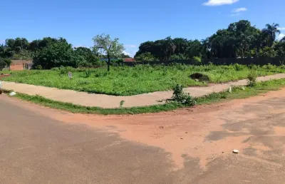 Terreno à venda na Rua Nacir Mendes Lima, Morada Nova, Uberlândia
