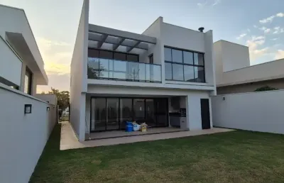 Casa em condomínio fechado com 3 quartos à venda na Avenida Lidormira Borges do Nascimento, Shopping Park, Uberlândia