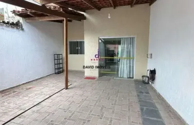 Casa com 3 quartos para alugar na Rua Camaroeiro, 82, Centro, Caraguatatuba