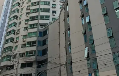 Linda kitnet - condomínio internacional residence - pioneiros em bc na frente da roda gigante.