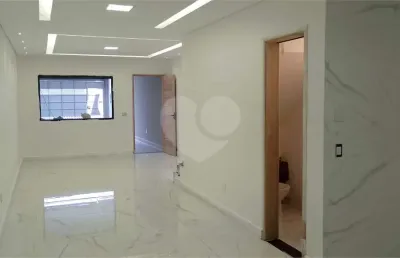 Casa com 3 quartos à venda na Rua Breno Bardi, Penha, São Paulo