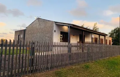 Casa à venda na rua andrade neves, 3050, zona nova, tramandaí por r$ 220.000