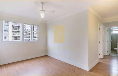 Apartamento de 50 m² com dois dormitórios, varanda, ar-condicionado e vaga em edifício na região no