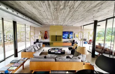 Exuberante casa na fazenda boa vista à venda com área de 2 mil m2 e 650 m² de area construida com 5