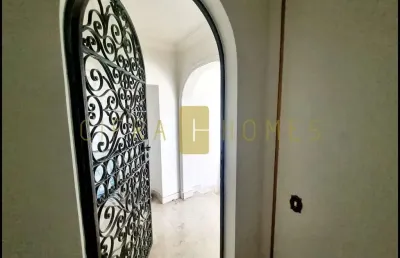Apartamento à venda, luxuoso, 1 por andar, com 250 m², 4 dormitórios (sendo 2 suítes), 2 vagas de g