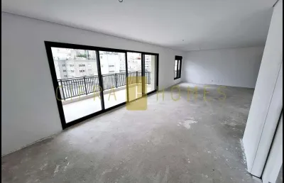 Apartamento à venda de alto padrão, novinho, com 225 m², 1 apto. por andar, varanda gourmet, 3 suít