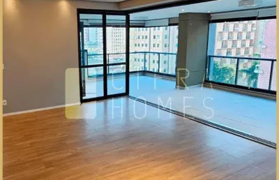 Apartamento à venda, impecável, com 4 dormitórios (3 suítes), 3 vagas, em moema