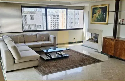 Belíssimo apto à venda, 163m², com 3 suites, 5 banheiros e 3 vagas em moema