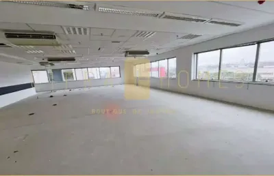 Amplo conjunto comercial para locação com 6 vagas e excelente localização na região do campo belo
