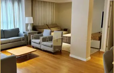 Apartamento reformado com 2 suítes, sala ampla integrada e cozinha completa em localização privileg