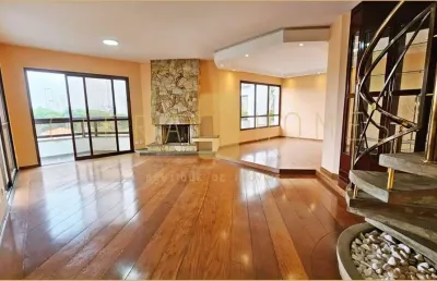 Cobertura duplex à venda, com 5 dormitórios, piscina, churrasqueira e lazer completo.