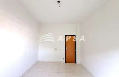 Excelente sala comercial, com 20m2, situada no coração do meier, comercio, bancos, transporte para t