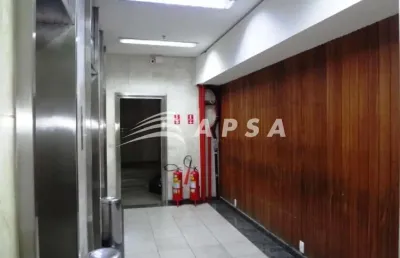 Excelente oportunidade para quem busca um espaço bem localizado (entre av. rio branco e rua da quita