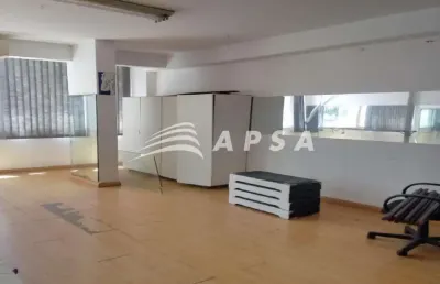 Sobreloja no flamengo, excelente localização próximo ao metrô, farto comércio, restaurantes, facilid