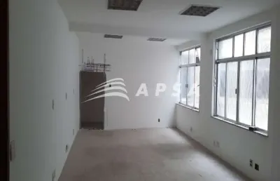 Conjunto de 3 salas comercial com carência de 06 meses sobre o valor do aluguel, ótima localização n