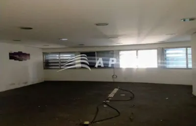 Conjunto de salas comerciais com excelente localização, próximos de bancos, comércio, farto transpor