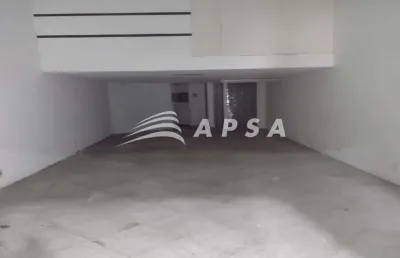 Shopping barra point, aluga excelente loja , ampla com 76 m², sendo 50 m² no primeiro piso e 26 m² n