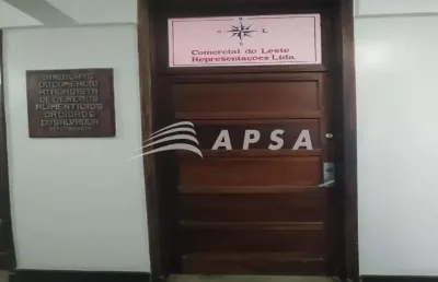 Ótima oportunidade no comercio.      sala comercial com 52 m², sala ampla, sol da manhã, prédio com