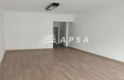 Sala comercial com excelente localização, farto comércio e  transporte público.  32m², sala, cozinha