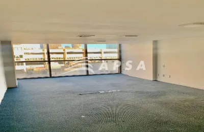 Excelente andar comercial, formado por dois conjuntos de salas unificados, 352m² total, recepção em