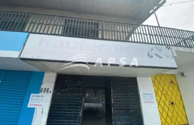 Loja na parangaba com 50m², dispõe de banheiro privativo, fica em uma área estratégica com alto flux