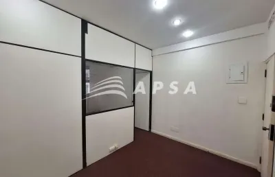 Excelente conjunto de três salas, podendo ser alugadas separadas, total de 120m², bem espaçosas e mu