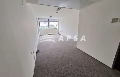 Excelente sala comercial no centro rio, com 27m², banheiro social e vaga de garagem. predio com tota