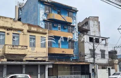 Loja localizada em frente a rua dos lustres, total de 262m², 10metros de frente e 11,40 de fundos, p
