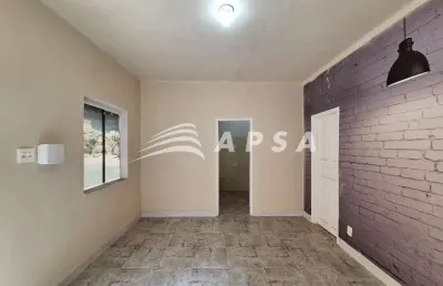 Excelente sala, quarto, cozinha, banheiro, área, 55m2, com ótima localização, perto do comercio, ban