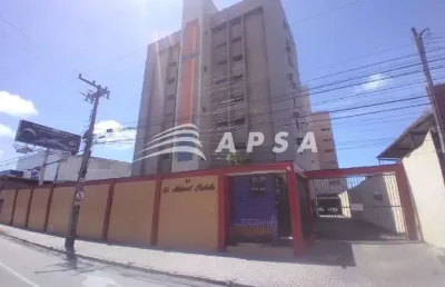 Excelente apartamento com  03 quartos, sendo 02 suites, 02 vagas paralelas, reformado, quarto de emp