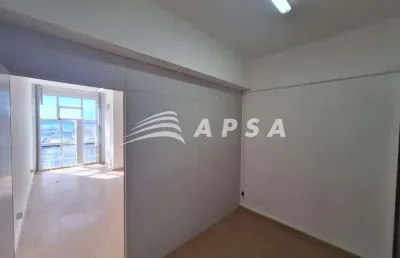 Excelente conjunto de salas em prédio clássico no centro do rio de janeiro contando com 55m² pronta