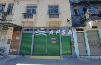 Imóvel totalmente reformado, 1º pavimento com lojão, 02 banheiros, copa, almoxarifado, área de servi