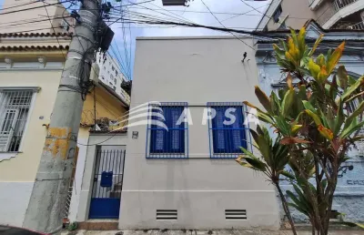 Excelente casa com 113 m² de frente ,  sala, 2 dormitórios, copa, cozinha, banheiro social com b, va