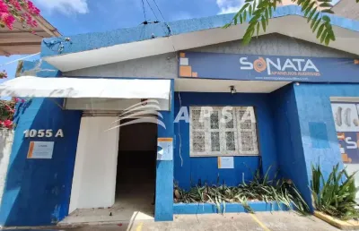 Casa comercial com recepção, salas, banheiro, copa / cozinha , garagem, entre ildelfonso albano  e b