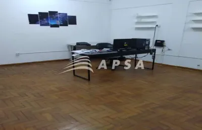 Sala ampla com piso de taco bem no centro de belo horizonte  2 elevadores. 1banheiro. perto de lojas