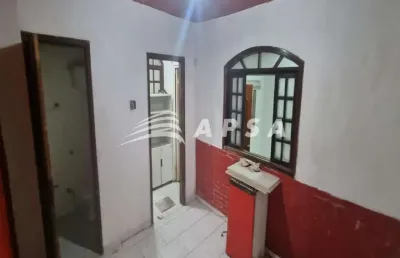 Se você está em busca de um espaço funcional e bem localizado para seu negócio, este escritório em m