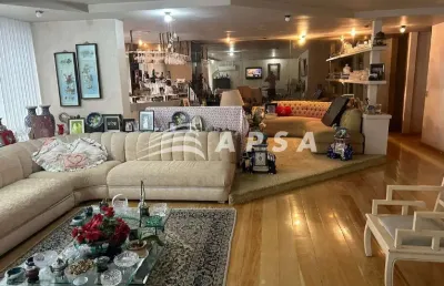 Oportunidade única em copacabana! imagine viver com todo o conforto e sofisticação em um apartamento