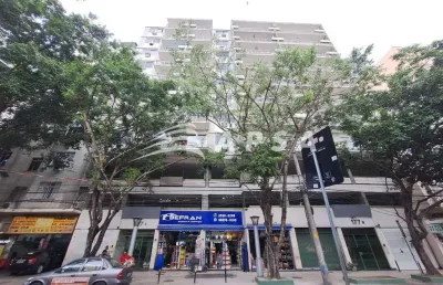 Ótimo apartamento, composto por 2 quartos, sala, cozinha, área de serviço, dependência de empregada,