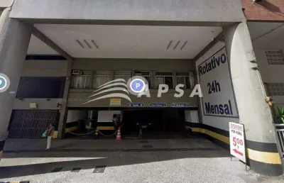 Com acesso 24h a garagem está localizada no centro na rua dos inválidos 171 com 12 metros quadrados,