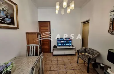 No coração pulsante de copacabana, na charmosa rua silva castro, encontra-se um lindo apartamento de