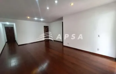 Se você procura espaço, conforto e tranquilidade, este amplo apartamento para aluguel é a escolha pe