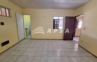 Apartamento na parangaba com 1 suíte, sala de estar e cozinha funcional com balcão. situado no prime